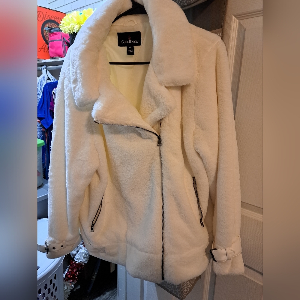 Cuddl Duds Women's White Jacket - image 1